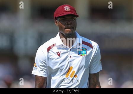 Nottingham, Großbritannien. Juli 2024. Alzarri Joseph of West Indies während des 2. Rothesay Test Match England vs West Indies in Trent Bridge, Nottingham, Vereinigtes Königreich, 18. Juli 2024 (Foto: Mark Cosgrove/News Images) in Nottingham, Vereinigtes Königreich am 18. Juli 2024. (Foto: Mark Cosgrove/News Images/SIPA USA) Credit: SIPA USA/Alamy Live News Stockfoto