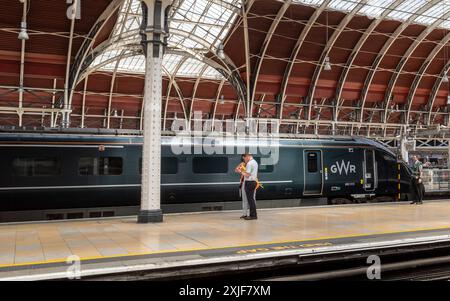 London, Großbritannien. 18. Juli 2024. Ein allgemeiner Blick auf die Paddington Station. In der Rede des Königs hat die neue Labour-Regierung eine Politik zur Verstaatlichung der britischen Eisenbahnen durch die Gründung der Great British Railways vorgestellt. Quelle: Stephen Chung / Alamy Live News Stockfoto