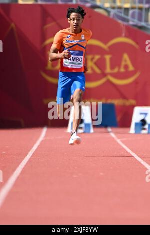 Banska Bystrica, Slowakei. Juli 2024. BANSKA BYSTRICA, SLOWAKEI - 18. JULI: Zion Sambo aus den Niederlanden trat 100 am ersten Tag der U18-Leichtathletik-Europameisterschaft im SNP Dukla Stadium am 18. Juli 2024 in Banska Bystrica in der Slowakei an. (Foto: Nikola Krstic/BSR Agency) Credit: BSR Agency/Alamy Live News Stockfoto