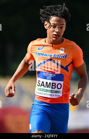 Banska Bystrica, Slowakei. Juli 2024. BANSKA BYSTRICA, SLOWAKEI - 18. JULI: Zion Sambo aus den Niederlanden trat 100 am ersten Tag der U18-Leichtathletik-Europameisterschaft im SNP Dukla Stadium am 18. Juli 2024 in Banska Bystrica in der Slowakei an. (Foto: Nikola Krstic/BSR Agency) Credit: BSR Agency/Alamy Live News Stockfoto