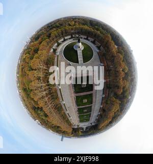 Vollkreis-Panorama (kleiner Planet, Planetenansicht): Sowjetisches Ehrenmal, Berlin-Treptow. Stockfoto