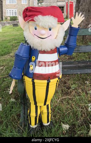 In der Nähe der Siedlung 'Gallery on the Green'. Auf dem Settle Flowerpot Festival 2024 ist Big Ears, Noddy in der Nähe zu sehen. Stockfoto