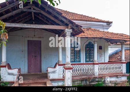 06 09 2009 Vintage Old House in der Nähe unserer Lieben Frau von Divar Schule, Piedade, Divar Central Goa Indien.Asien. Stockfoto