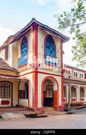 06 09 2009 Vintage Old House of Divar School, Piedade, Divar Central Goa India.Asia. Stockfoto