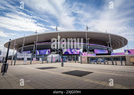 Außenansicht des Stade de France, dem größten französischen Stadion und Austragungsort der Olympischen Sommerspiele und Paralympischen Spiele 2024 in Saint-Denis, Frankreich Stockfoto