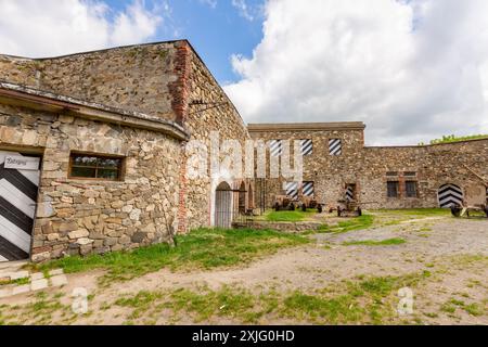 Innenhof der historischen Festung Spitzberg-Ostrog. Srebrna Gora, Eulengebirge, Niederschlesien, Polen Stockfoto