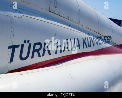 Canadair NF-5 Kampfflugzeuge türkische Sterne fliegen Stockfoto