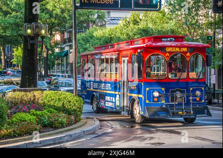 Downtown Trolley auf der Main Street im schönen Greenville, South Carolina. (USA) Stockfoto