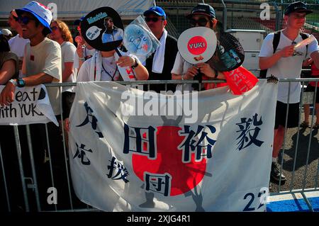 Budapest, Ungarn. Juli 2024. 18.07.2024, Hungaroring, Budapest, FORMEL 1 GROSSER PREIS VON UNGARN 2024, im Bild warten Fans auf die Fahrer Credit: dpa/Alamy Live News Stockfoto