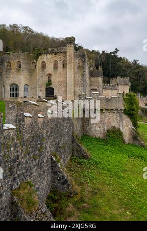 Gwrych Castle, Abergele, Nordwales. Ein ruiniertes Landhaus, das jetzt allmählich restauriert wird. Stockfoto