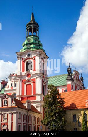 Die Basilika unserer Lieben Frau von ewiger Hilfe und der Heiligen Maria Magdalena oder „Poznań Fara“ ist eine barocke Pfarrkirche und eine Stiftskirche, die 1705 eröffnet wurde. Stockfoto