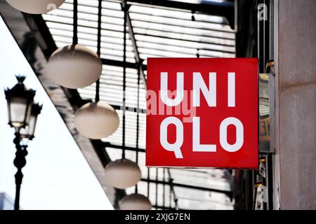 Uniqlo Japanisches Modegeschäft in les Halles - Paris - Frankreich Stockfoto