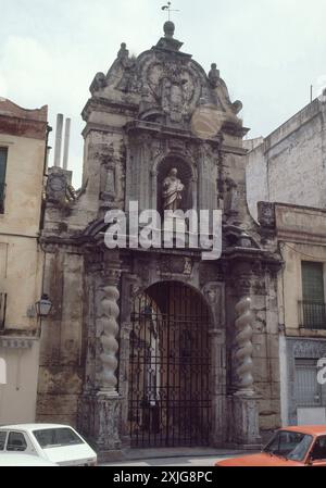 PORTADA EN LA CALLE CAPITULARES DE LA IGLESIA DE SAN PABLO DE CORDOBA - 1708 - BARROCO ESPAÑOL. Lage: ST. PAULS KIRCHE. CORDOBA. SPANIEN. DER APOSTEL PAULUS. Stockfoto