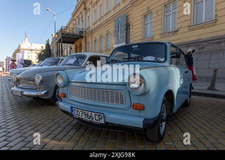 Sofia, Bulgarien - 15. Juni 2024: Parade alter Retro-Autos bei der Spring Retro Parade in Sofia, Bulgarien, Retro Car Trabant 601 Stockfoto