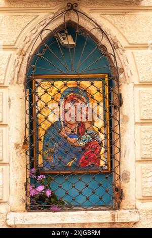 Madonna- und Kinderbild in der Altstadt von Zadar in Kroatien in Europa Stockfoto