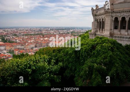 Blick auf die Stadt vom Hügel Fourvière in Lyon in Frankreich in Europa Stockfoto