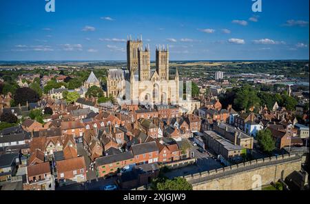 Luftaufnahme/Drohnenbild der Lincoln Cathedral. Lincoln Cathedral, auch Lincoln Minster genannt und formell Cathedral Church of the Seligen Jungfrau Maria Stockfoto