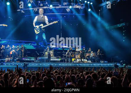 Stockholm, Schweden. Juli 2024. STOCKHOLM, SCHWEDEN 20240718 Bruce Springsteen und die E Street Band spielen am Donnerstagabend, dem zweiten Konzert in Stockholm, in der Strawberry Arena. Foto: Magnus Lejhall/TT/Code 10658 Credit: TT News Agency/Alamy Live News Stockfoto