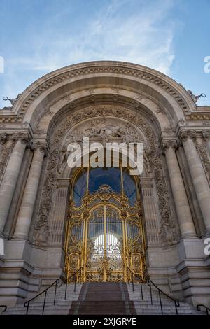 Goldenes Tor, Eintritt zum Petit Palais (kleiner Palast) - Musée des beaux-Arts (Museum der Schönen Künste) Paris, Frankreich, Europa, Europäische Union, EU Stockfoto