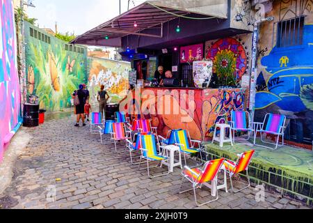 Brasilianische Straßenkunst- und Graffiti-Gemälde, Wandmalereien im Beco do Batman, Batman Alley, Vila Madalena Viertel, São Paulo, Brasilien Stockfoto
