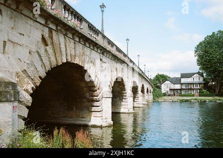 Die Maidenhead Bridge aus dem 18. Jahrhundert über die Themse bei Maidenhead, Berkshire, Großbritannien Stockfoto