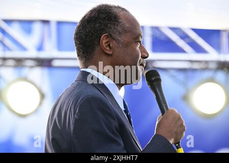 Milwaukee, USA. Juli 2024. Ben Carson spricht am 3. Tag des Republican National Convention 2024 auf dem Fiserv Forum in Milwaukee, WI, am 17. Juli 2024. (Foto: Anthony Behar/SIPA USA) Credit: SIPA USA/Alamy Live News Stockfoto