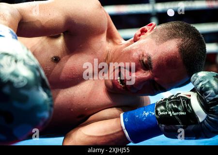 PHOENIX, ARIZONA - 29. JUNI: Juan Francisco El 'Gallo' Estrada und Jesse 'BAM' Rodríguez kämpfen während ihres Kampfes um Estradas WBC und Ring Magazine Super Flyweight Titel im Footprint Center vor dem Titelkampf 'Gallo' Estrada und Jesse 'BAM' Rodríguez am 29. Juni 2023 in Phoenix, Arizona. Phoenix, Arizona (Foto: Luis Gutierrez/Norte Photo) Stockfoto