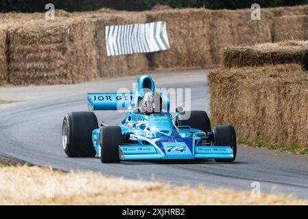 1974 Gurney Eagle-Chevrolet FA74 Rennwagen, der beim Goodwood Festival of Speed 2024 Motorsport Event, Großbritannien, die bergauf fährt Stockfoto