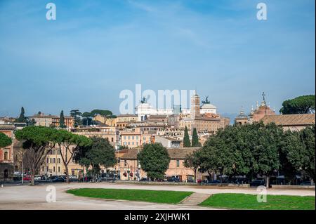 Skyline von Rom in Italien, Europa. Wunderschöne Landschaft der antiken Stadt. Stockfoto