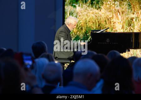 Mailand, Mailand. Juli 2024. Concerto di Nicola Piovani nel Cortile d'onore del palazzo di Brera - Milano - Giovedì 17 Luglio 2024 (Foto Claudio Furlan/Lapresse) Nicola Piovani Konzert im Cortile d'onore des Palastes Brera - Mailand - Donnerstag, 17. Juli 2024 (Foto Claudio Furlan/Lapresse) Credit: LaPresse/Alamy Live News Stockfoto
