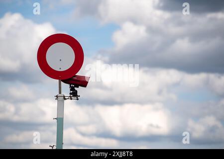 Ascot, Berkshire, Großbritannien. Juli 2024. Die Winners Post auf der Ascot Racecourse. Kredit: Maureen McLean/Alamy Stockfoto