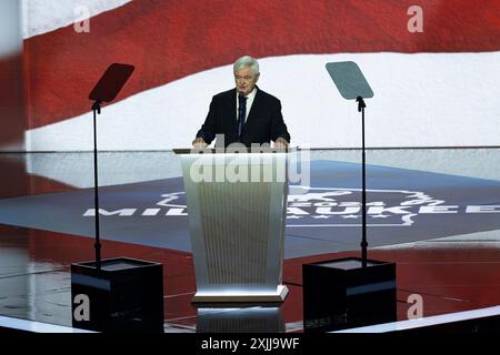 New York City. Juli 2024. Der ehemalige Sprecher des Repräsentantenhauses Newt Gingrich spricht auf dem Republican National Convention in Milwaukee (Wisconsin) am Mittwoch, den 17. Juli 2024, auf dem Fiserv Forum. Gutschrift: Annabelle Gordon/CNP (EINSCHRÄNKUNG: KEINE tägliche Post. KEINE New York oder New Jersey Zeitungen oder Zeitungen im Umkreis von 75 Meilen um New York City.) Quelle: dpa/Alamy Live News Stockfoto