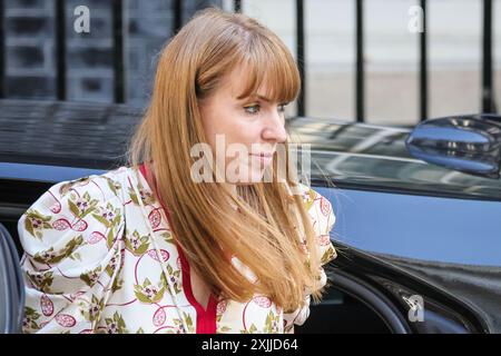 London, 19. Juli 2024. Angela Rayner, stellvertretende Premierministerin und Staatssekretärin für Wohnungsbau und Gemeinschaften. Rachel Reeves, Finanzkanzlerin, Parlamentsabgeordnete Leeds West und Pudsey. Kommt heute vor einem Besuch von Wolodymyr Zelenskyj, Präsident der Ukraine, in der Downing Street in London an. Er wird das Kabinett treffen. Quelle: Imageplotter/Alamy Live News Stockfoto