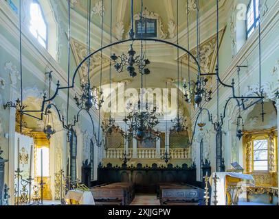 Mantua, Italien - 28. Februar 2023: Blick auf das Innere der alten Synagoge (Sinagoga di Mantova) in Mantua (Mantova), Lombardei, Norditalien Stockfoto