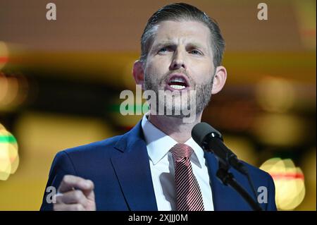 Milwaukee, USA. Juli 2024. Eric Trump spricht am vierten und letzten Tag des Republican National Convention (RNC) 2024 auf dem Fiserv Forum in Milwaukee, Wiss., 18. Juli 2024. (Foto: Anthony Behar/SIPA USA) Credit: SIPA USA/Alamy Live News Stockfoto