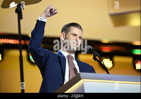 Milwaukee, USA. Juli 2024. Eric Trump spricht am vierten und letzten Tag des Republican National Convention (RNC) 2024 auf dem Fiserv Forum in Milwaukee, Wiss., 18. Juli 2024. (Foto: Anthony Behar/SIPA USA) Credit: SIPA USA/Alamy Live News Stockfoto