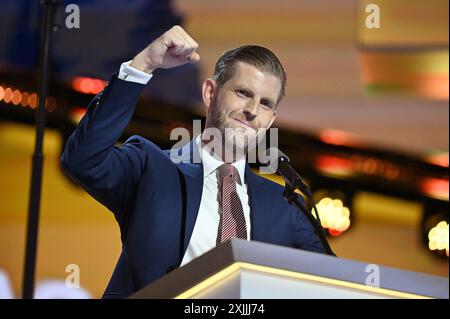 Milwaukee, USA. Juli 2024. Eric Trump spricht am vierten und letzten Tag des Republican National Convention (RNC) 2024 auf dem Fiserv Forum in Milwaukee, Wiss., 18. Juli 2024. (Foto: Anthony Behar/SIPA USA) Credit: SIPA USA/Alamy Live News Stockfoto