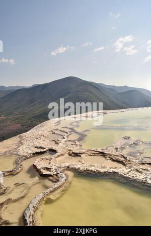 Landschaft der natürlichen Pools in den Bergen von Hierve el Agua, Oaxaca Stockfoto