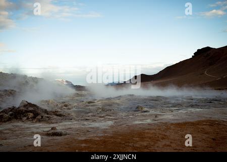 Atemberaubende kochende Schlammtöpfe in Myvatn Geothermalgebiet Stockfoto