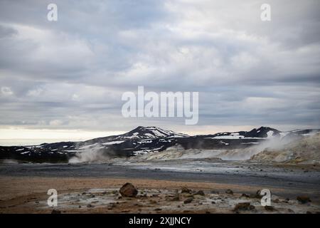 Atemberaubende kochende Schlammtöpfe in Myvatn Geothermalgebiet Stockfoto