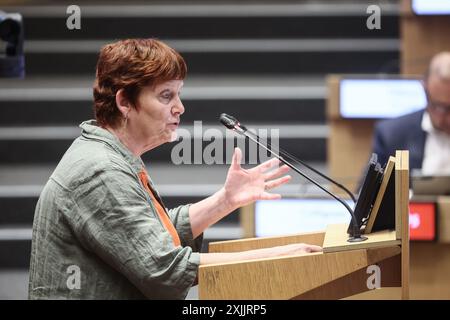 Brüssel, Belgien Juli 2024. Alice Bernard der PTB auf einer Plenartagung des parlaments der Föderation Wallonien-Brüssel (Föderation Wallonie-Bruxelles - Federatie Wallonie-Brussel) am Donnerstag, den 18. Juli 2024, in Brüssel. Die neue Regierung wird ihre Erklärung für die kommenden Jahre vorlegen. BELGA FOTO BRUNO FAHY Credit: Belga News Agency/Alamy Live News Stockfoto