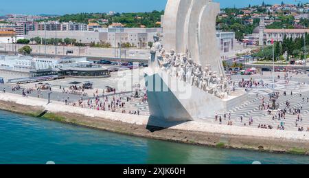 Nahaufnahme der beiden Seiten des Monuments für die Entdeckungen im Belem District. Stockfoto