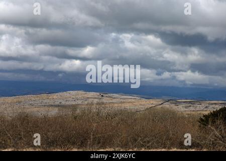 Farleton fiel von den Hängen des Hutton Roof Crag bei Burton in Kendal Westmorland und Furness oder Cumbria England Stockfoto