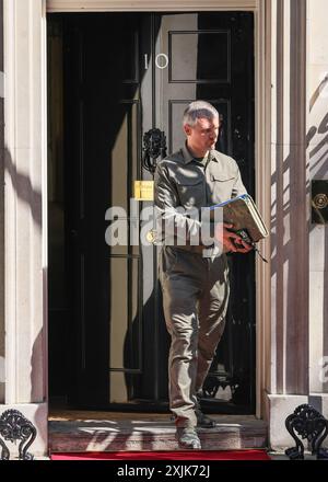 London, 19. Juli 2024. Das ukrainische Regierungsteam, einschließlich hochrangiger Persönlichkeiten und anderer Beamter aus der Umgebung, wird heute während des Besuchs von Präsident Zelenskyy in London in der Downing Street gesehen. Quelle: Imageplotter/Alamy Live News Stockfoto