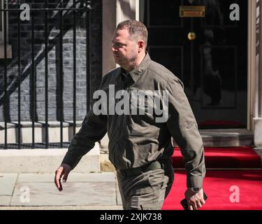 London, 19. Juli 2024. Das ukrainische Regierungsteam, einschließlich hochrangiger Persönlichkeiten und anderer Beamter aus der Umgebung, wird heute während des Besuchs von Präsident Zelenskyy in London in der Downing Street gesehen. Quelle: Imageplotter/Alamy Live News Stockfoto