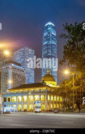 HONGKONG, CHINA - 8. Januar 2010: Gebäude des legislativrates in Hongkong, China. Es wurde 1910 unter König Eduard eingeweiht. Stockfoto