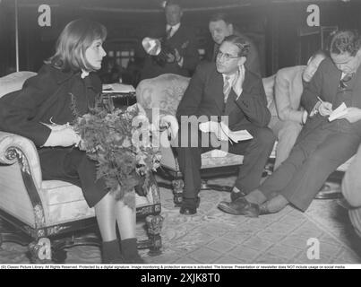 Die schwedische Schauspielerin Greta Garbo. 1905-1990. Schwedische Schauspielerin mit ihren glorreichen Tagen in den 1920er und 1930er Jahren Im Alter von 35 Jahren zog sie sich von der Filmvorführung zurück, nachdem sie in 28 Filmen gespielt hatte. Abgebildet bei einem Besuch in Schweden 1946. Stockfoto
