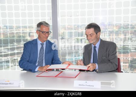 Mailand, Mailand. Juli 2024. Giuseppe Ricci e Attilio Fontana alla Sottoscrizione del Protocollo di intesa tra Regione Lombardia Ed Eni Spa - Mailand - Venerd&#xec; 19 Luglio 2024 (Foto Claudio Furlan/Lapresse) Giuseppe Ricci und Attilio Fontana bei der Unterzeichnung der Vereinbarung zwischen Regione Lombardia und Eni Spa - Mailand - Freitag, 19. Juli 2024 (Foto Claudio Furlan/Lapresse) Credit: LaPresse/Alamy Live News Stockfoto