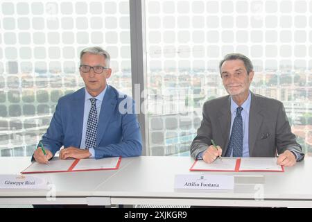 Mailand, Mailand. Juli 2024. Giuseppe Ricci e Attilio Fontana alla Sottoscrizione del Protocollo di intesa tra Regione Lombardia Ed Eni Spa - Mailand - Venerd&#xec; 19 Luglio 2024 (Foto Claudio Furlan/Lapresse) Giuseppe Ricci und Attilio Fontana bei der Unterzeichnung der Vereinbarung zwischen Regione Lombardia und Eni Spa - Mailand - Freitag, 19. Juli 2024 (Foto Claudio Furlan/Lapresse) Credit: LaPresse/Alamy Live News Stockfoto