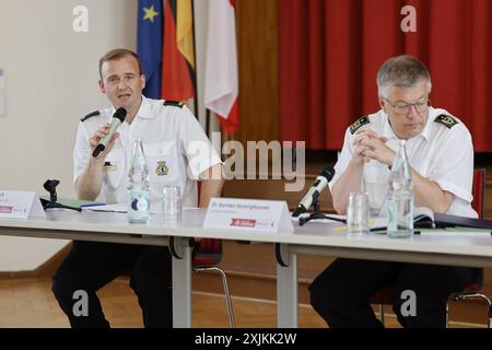 Dr. Karsten Homrighausen, Kooperationsvertrag erleichtert zukünftig die Arbeit im Ehrenamt, Senatsverwaltung für Inneres und Sport, Iris Spranger, am 19.07.2024 in Berlin, Berliner Feuerwehr, , Deutschland *** Dr. Karsten Homrighausen, Kooperationsvertrag wird die Freiwilligenarbeit in Zukunft erleichtern, Senatsverwaltung für Inneres und Sport, Iris Spranger, am 19 07 2024 in Berlin, Feuerwehr Berlin, Deutschland Stockfoto